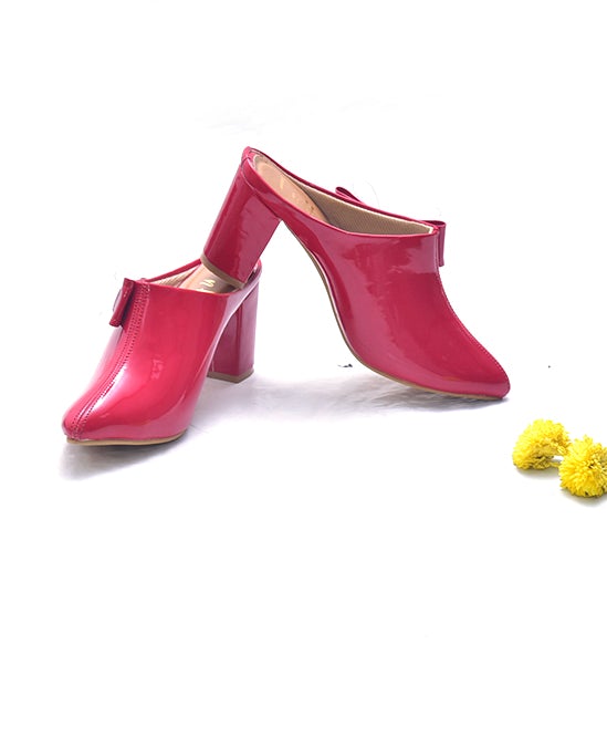 Fancy red clog heel